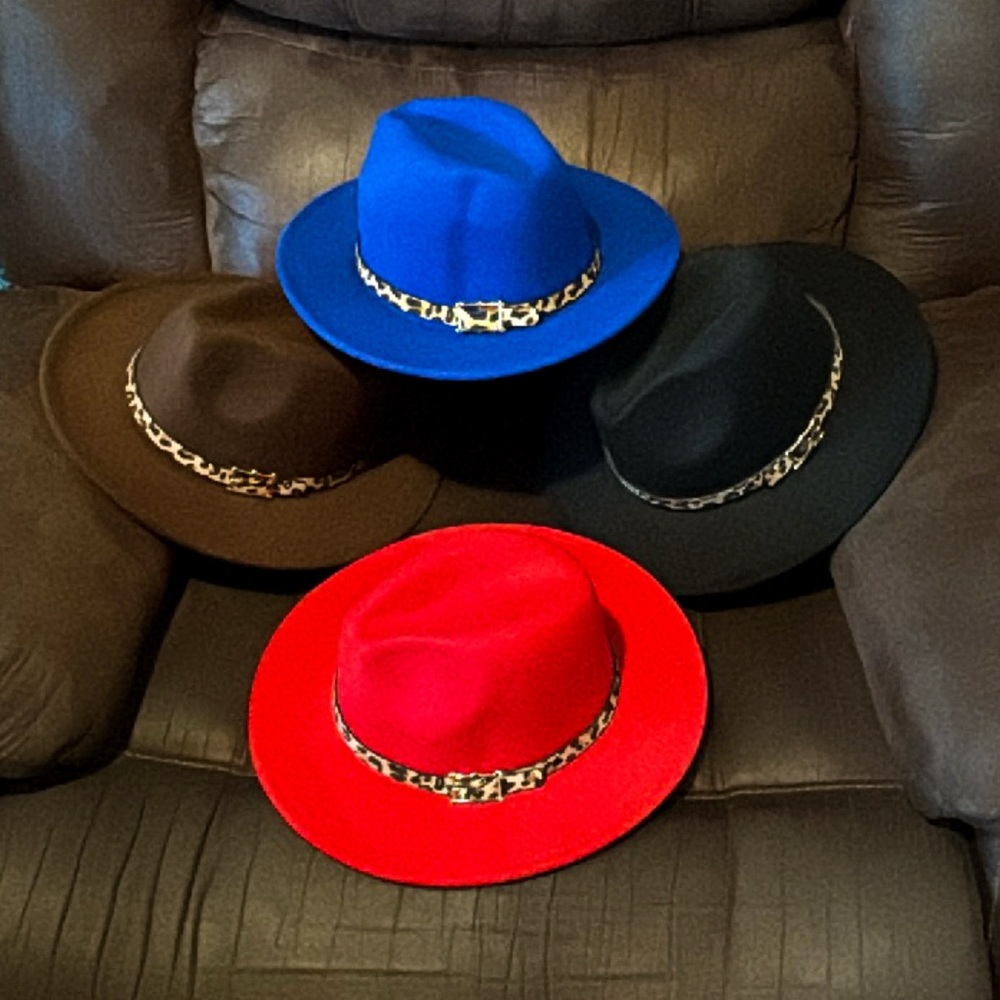 Stylish Fedora Hat Set with Chain Detail